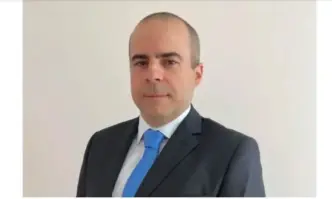 Министърът на икономиката Богдан Богданов е един от първите който