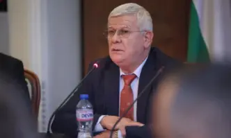 Аграрният министър заявява че няма да допусне да бъдат ощетени