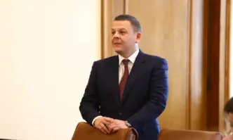 Във връзка със зачестилите случаи на запалени локомотиви председателят на