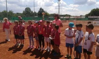 ТК Албена триумфира на регионално отборно първенство за деца до 8 и 10 г. в Пловдив
