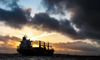 Великобритания дълбоко обезпокоена заради задържания от Иран танкер