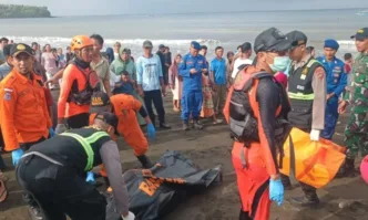 Ферибот потъна на път за Бали, има загинали и изчезнали