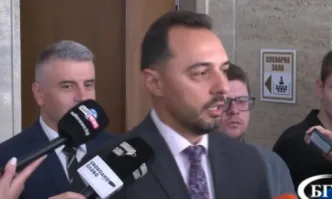 Богданов: Решението за помощта за Украйна е вредно за военнопромишления ни комплекс