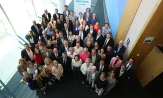 От Фейсбук профила на Слави ТрифоновЕвродепутатите от ПП Никола Минчев