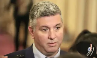 Не са сключени договори но бързината буди съмнения заяви Андрей