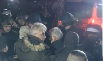 Каракачанов се среща с кметовете на Войводиново и Марица заради пребития командос
