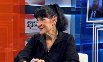 Ива Николова дългогодишен журналист поет и преводач бивш политик от