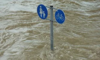 Невиждани наводнения в Южна Франция – най-малко 13 души са загинали