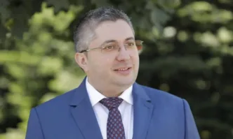 За празника днес в Троян дойдоха евродепутатът Асим Ахмед Адемов