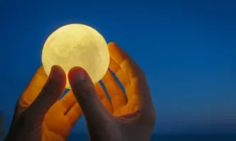 В древните източни традиции човешката длан не е просто инструмент