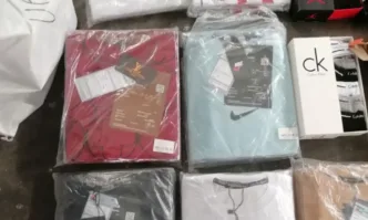 Митничари иззеха десетки хиляди маркови стоки