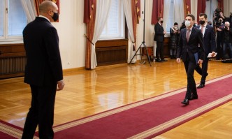 От Възраждане питат защо ще се карантинират само участниците в