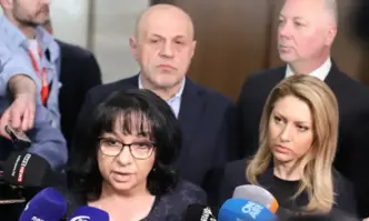 Бързането на ПП ДБ с подаването на оставка и нейното гласуване