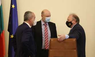 42 млн. вкарва в банка в Москва служебният кабинет в последния си ден