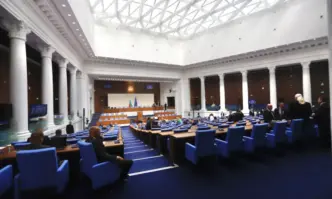 След избора на председател на Народното събрание 50 ия парламент продължава