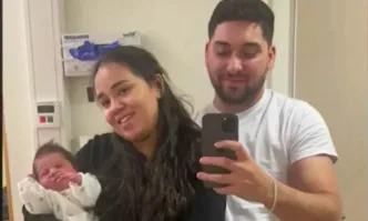 Амая е обявена за бебе на годината заедно с момченце