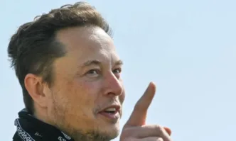 Илон Мъск поема поста главен изпълнителен директор на придобитата от