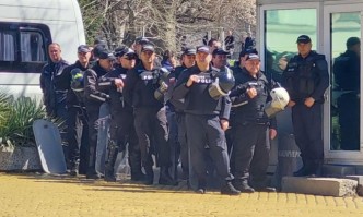 Властта на КП се пази от народа Това написа във