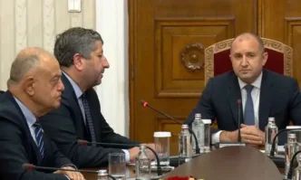 От Фейсбук профила на Калина АндроловаС голямо закъснение гледах консултациите