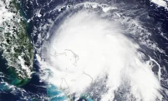 Извънредно положение във Флорида заради бурята Елза