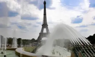 От 2025 г. парижани ще могат отново да плуват в река Сена