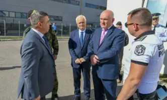 Компрометирани участъци по оградата не се допускат Ремонтни екипи ежедневно