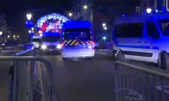 Жертвите в Страсбург се увеличават, Франция повишава степента на тревога