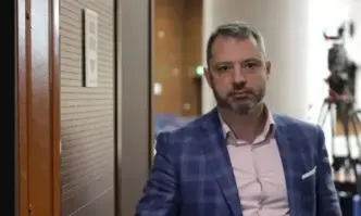 Чувам че някои хора по върховете на държавата се готвят