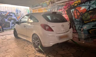 Автомобил с чуждестранна регистрация е паркирал в подлез във Варна