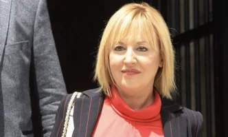 Мая Манолова си иска отново комисията по ревизия