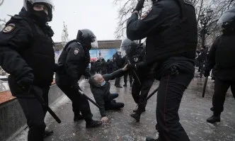 Париж: Арестите в Русия са непоносимо оскърбление за върховенството на закона
