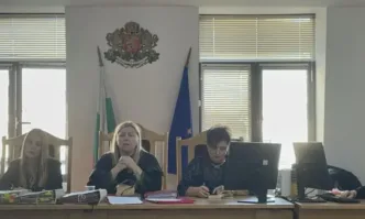 Заседанието по делото Дебора започна с ново искане за отвод на резервния съдебен заседател