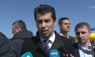 Никой не отива на никаква война чета от вчера фалшиви