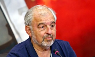 Честно казано аз не видях нито един специалист по македонските