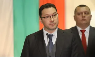 Министър Даниел Митов посети денонощния Междуведомствен координационен център за противодействие