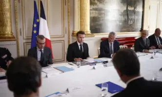 Френският президент Еманюел Макрон свика днес извънредно заседание по сигурността