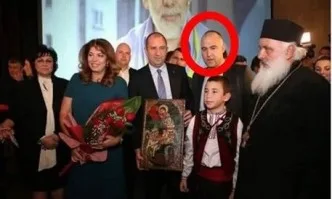 От мрежата: Българинът, който обича Путин - заедно с Нинова, Радев и Йотова