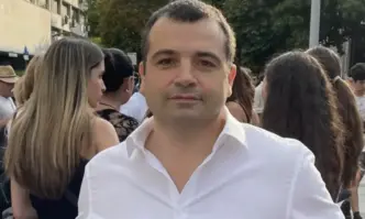 От Фейсбук профилите на Иво Инджов Полина Паунова и Татяна