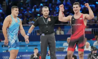 Нашият борец убедителен във финалаСемен Новиков спечели титлата в олимпийския