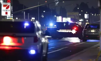 Двама души бяха убити а осем са ранени при стрелба