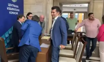 В присъствието на Кирил Петков Божидар Божанов Асен Василев и