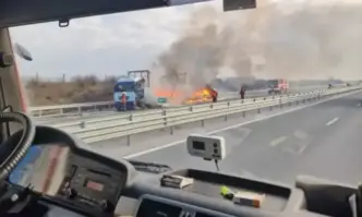 Движението се пренасочваТир се е запалил на магистрала Тракия тази