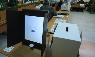 Първите социологически проучвания показаха ясно че ГЕРБ остава първа политическа