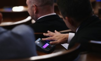 След спорове часове дебати и седмици на разправии депутатите приеха