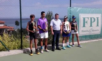 Румънец и рускиня спечелиха титлите на международния турнир до 14 години в Санта Марина