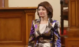 От Фейсбук на Десислава АтанасоваКирил Петков г н Хазарта и други