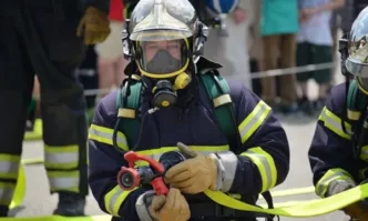 Пожарникар е спрял горящия влак София Варна и така е предотвратил