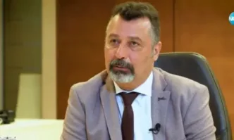 Песен за Лена е силнонадценен като обществена реакция неособено висококачествен