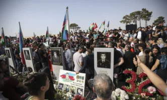 След като стотици войници загинаха за дни: Армения и Азербайджан постигнаха примирие