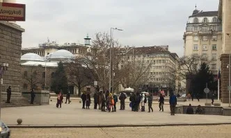 Шепа хора протестират пред МС за Пирин